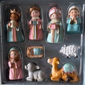 Hand-Painted Pastel Nativity Figurine Set - Pastel Blue & Pink